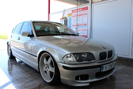 Клиентски автомобил отпред